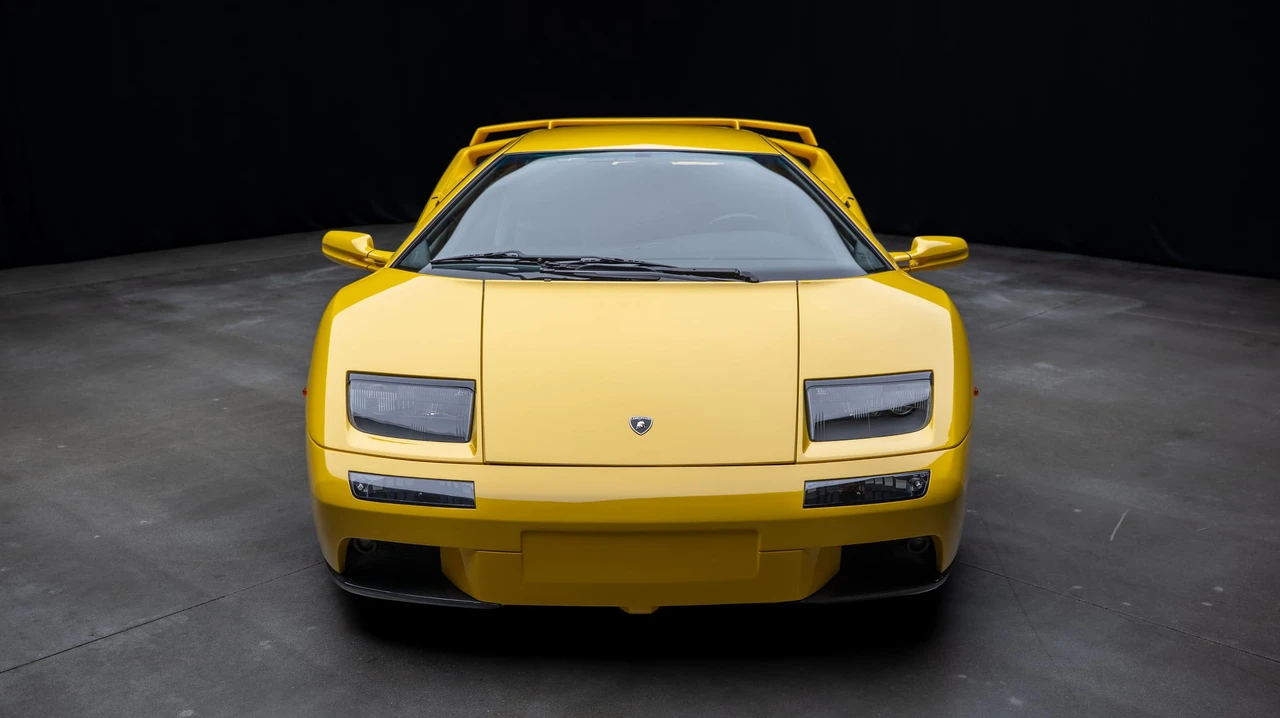 2001 Lamborghini Diablo VT - Image 18 of 31