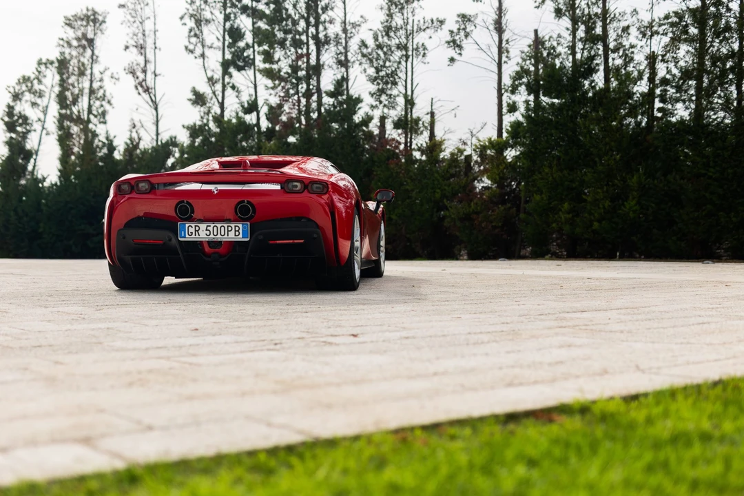 2024 Ferrari SF90 Spider - Image 19 of 31