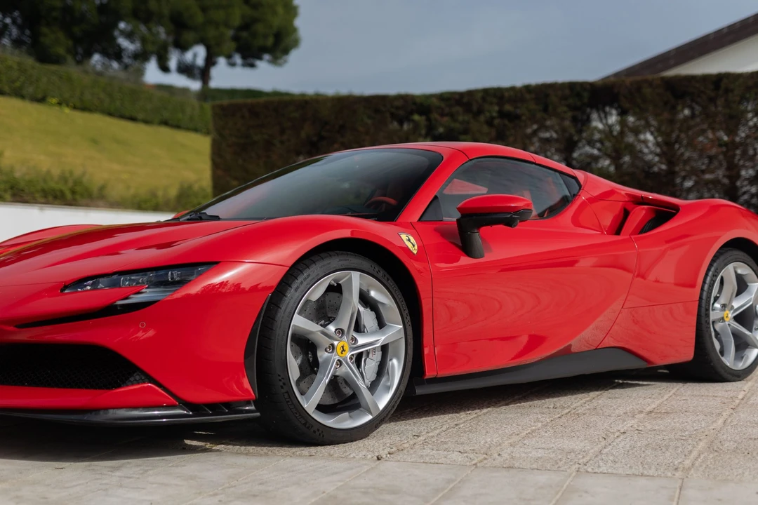 2024 Ferrari SF90 Spider - Image 25 of 31