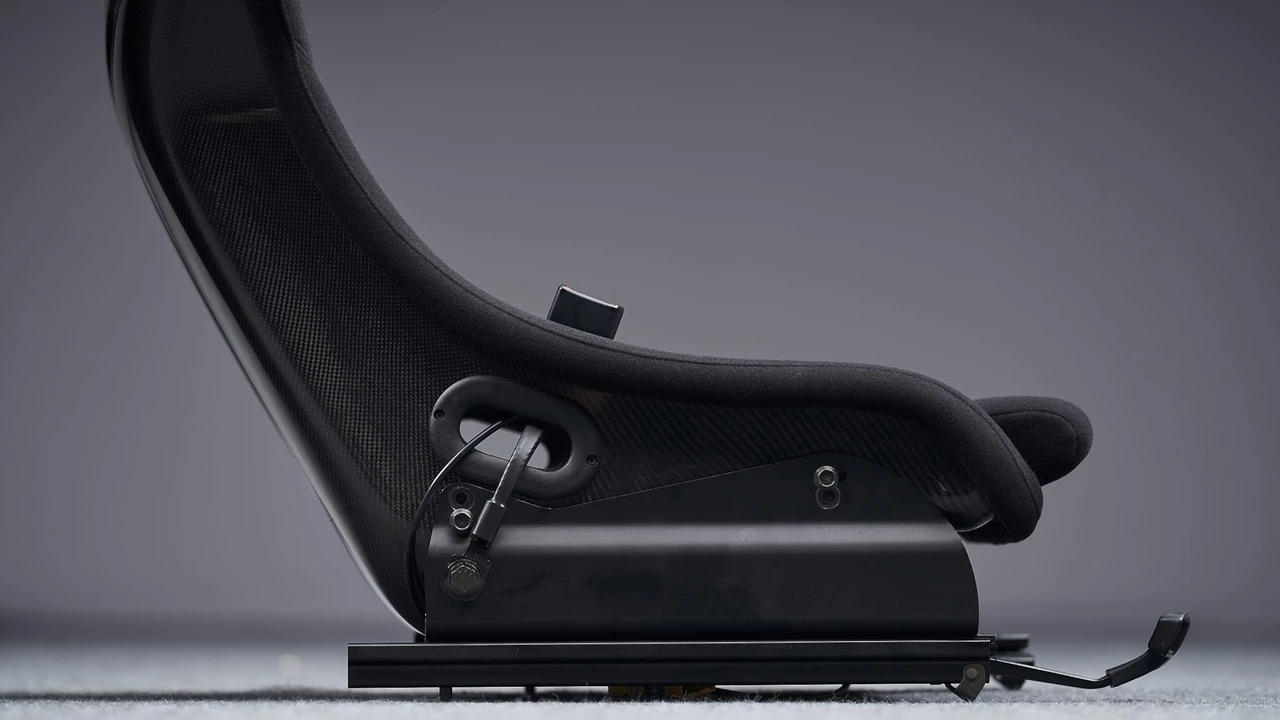 Parts & Memorabilia Seats & Interior - Image 15 of 31