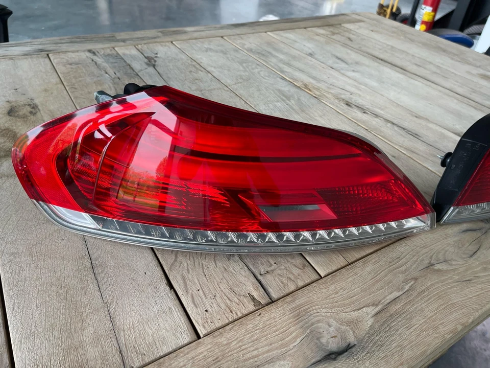 2009 Parts & Memorabilia Bodywork - Image 2 of 20