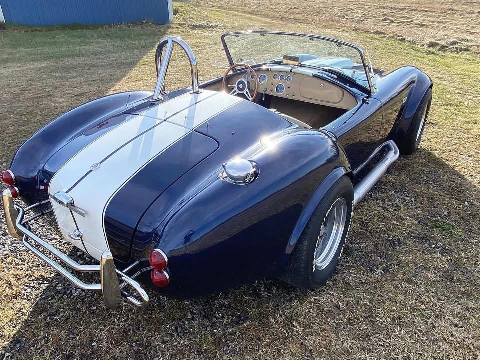 Shelby Cobra Replica - Image 9 of 31