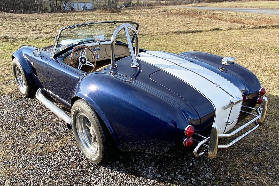 Shelby Cobra Replica - Image 8 of 31