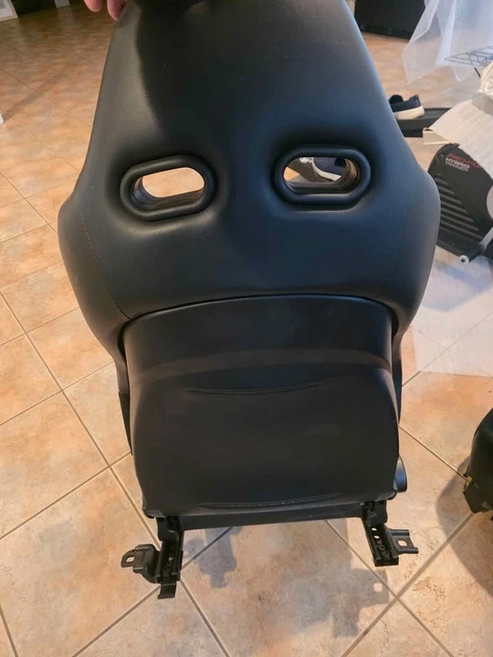 2003 Parts & Memorabilia Seats & Interior - Image 4 of 4