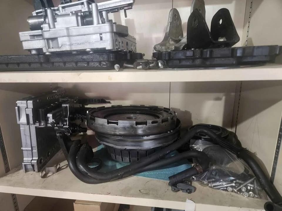 Parts & Memorabilia Gearboxes - Image 3 of 4