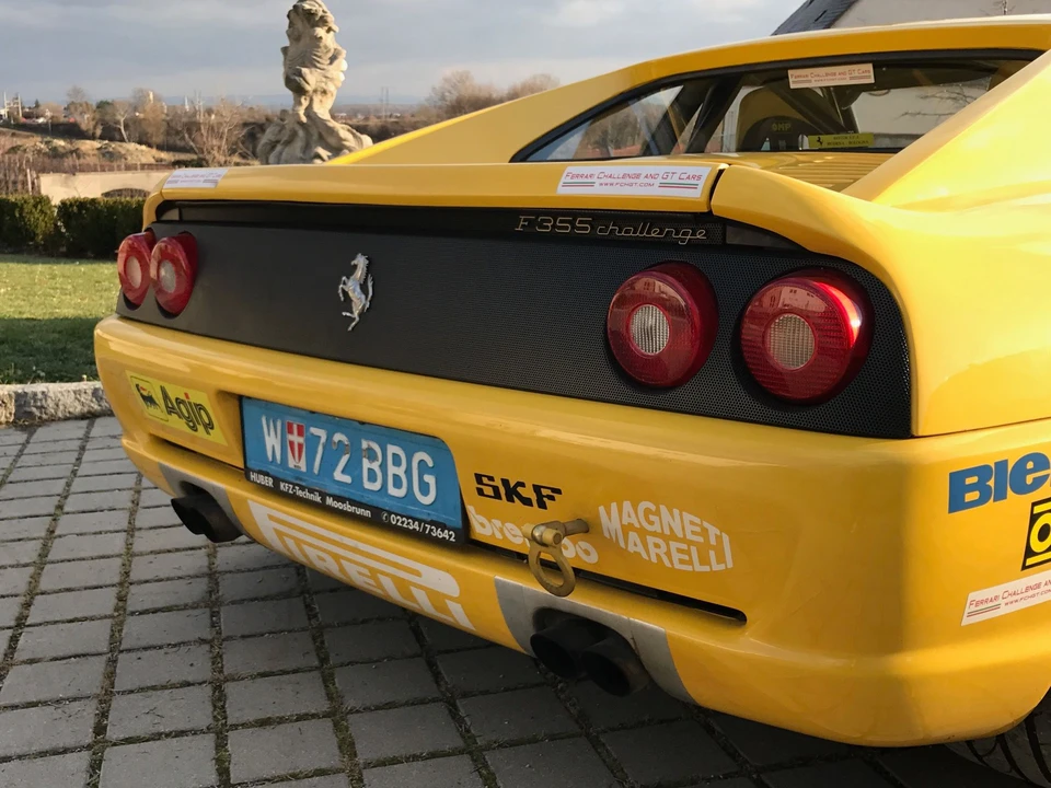 Ferrari F355 Berlinetta - Image 26 of 30
