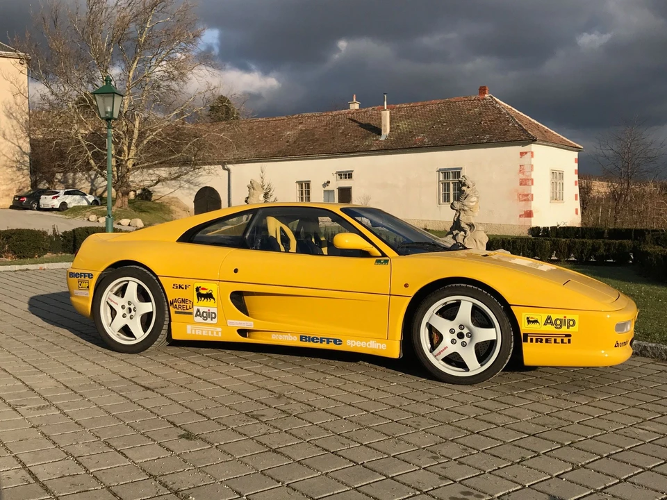 Ferrari F355 Berlinetta - Image 2 of 30