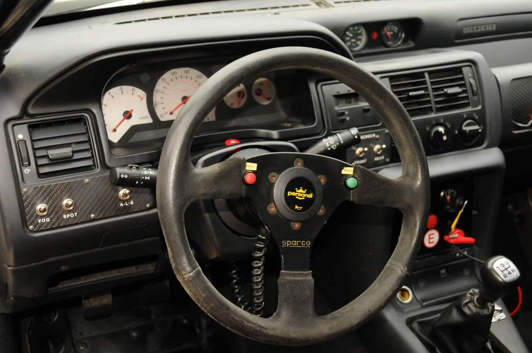 1994 Ford Escort RS Cosworth - Image 22 of 23