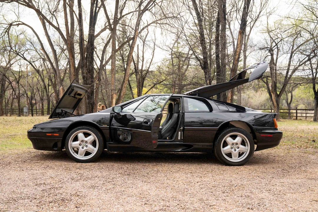 1995 Lotus Esprit Series 4 - Image 18 of 31