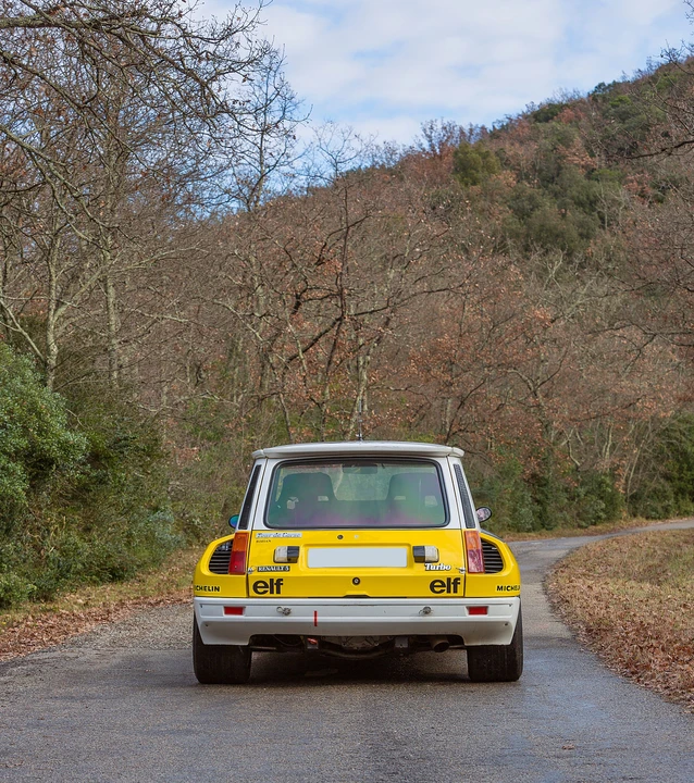 Renault 5 Turbo 2 - Image 11 of 31