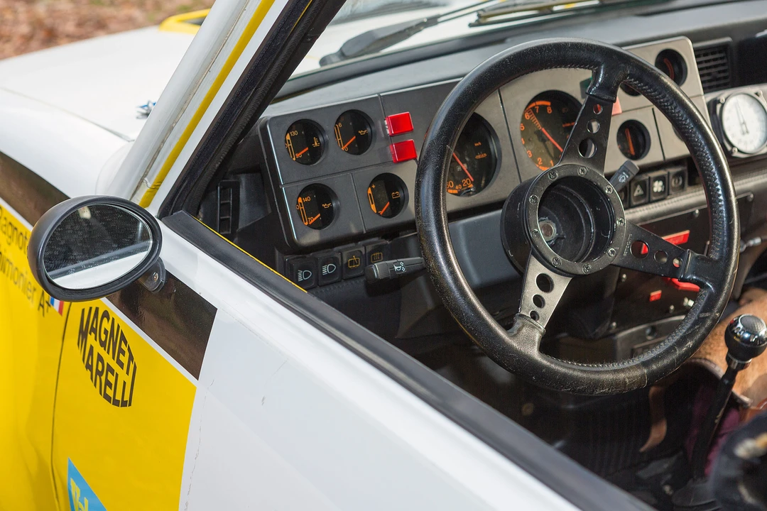 Renault 5 Turbo 2 - Image 20 of 31