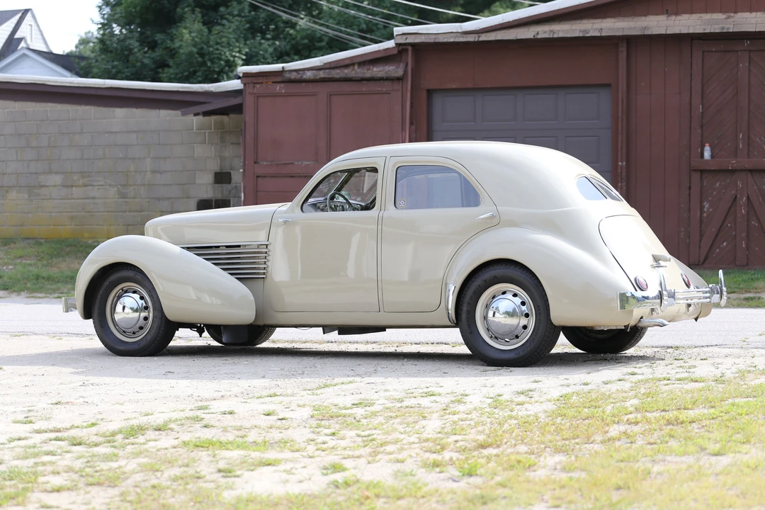 1936 Cord 810 & 812 - Image 8 of 15