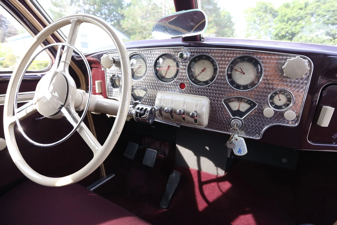 1936 Cord 810 & 812 - Image 15 of 15