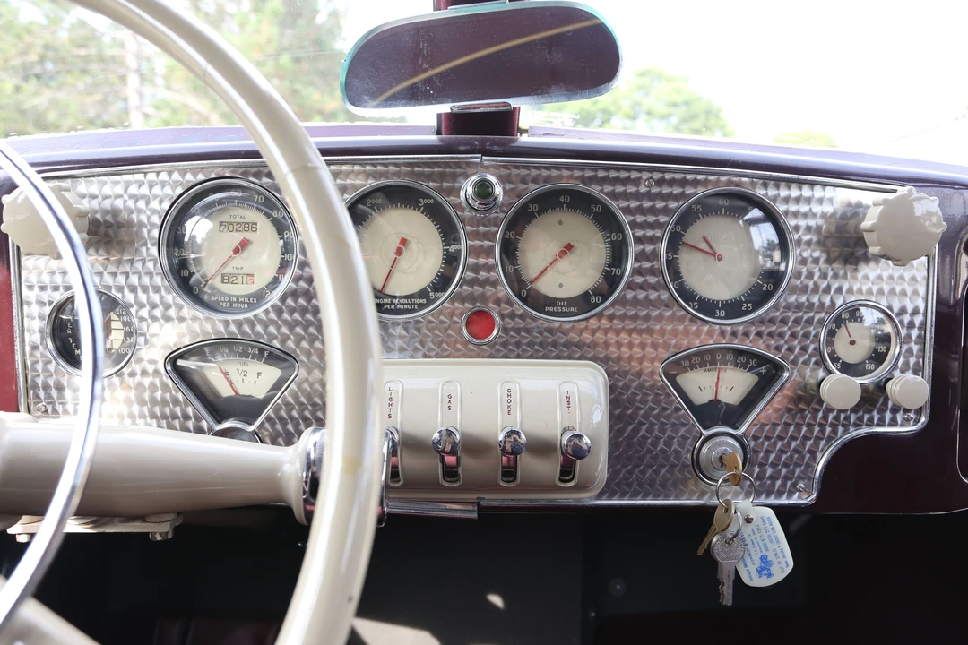 1936 Cord 810 & 812 - Image 14 of 15