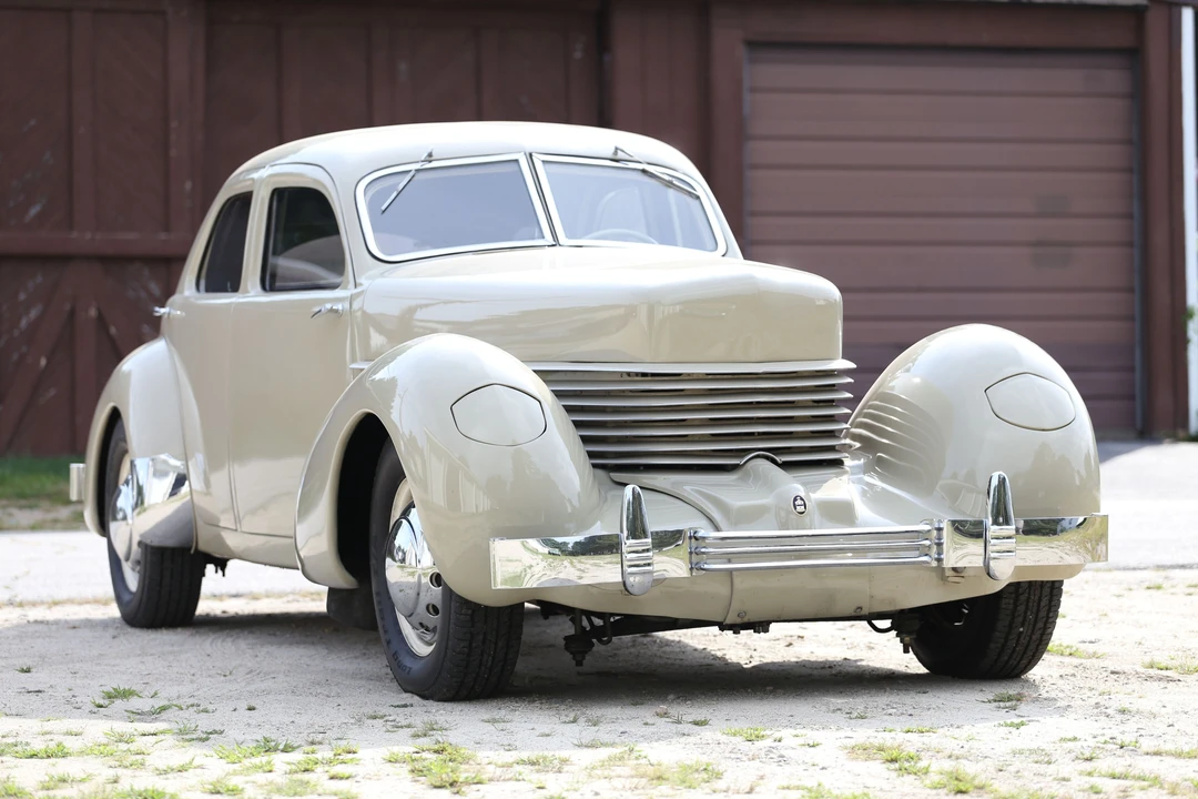 1936 Cord 810 & 812 - Image 6 of 15