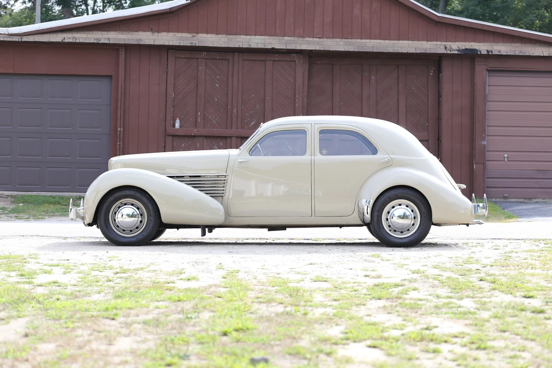 1936 Cord 810 & 812 - Image 9 of 15