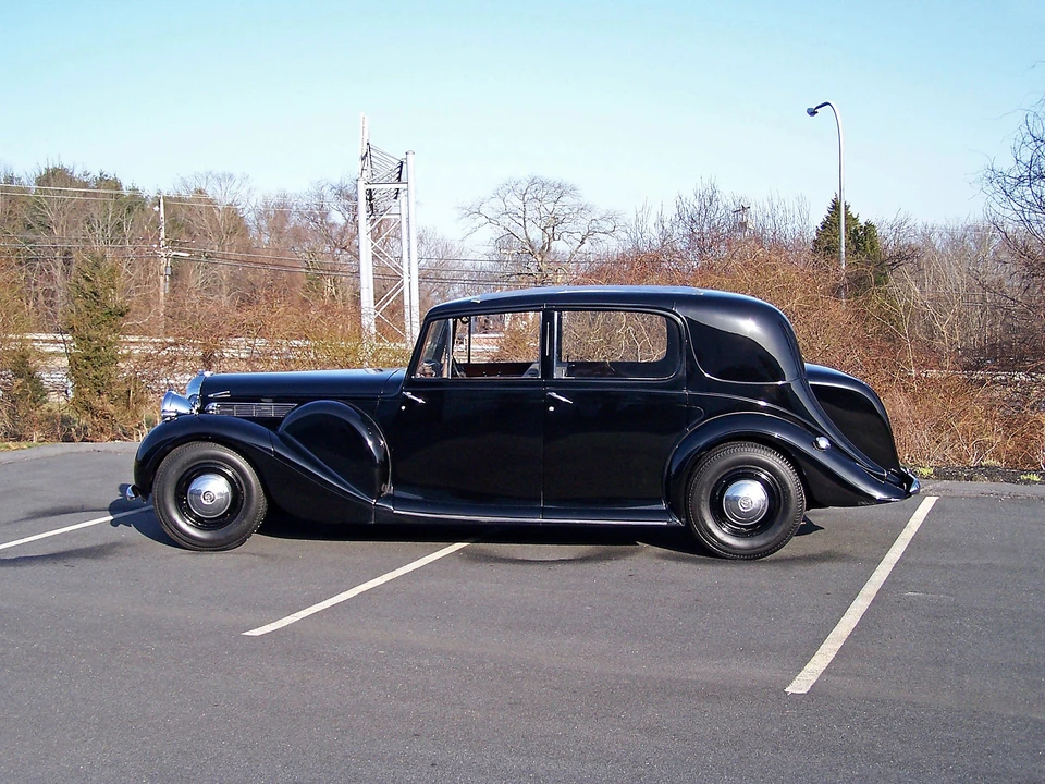 1946 Daimler - Image 2 of 10