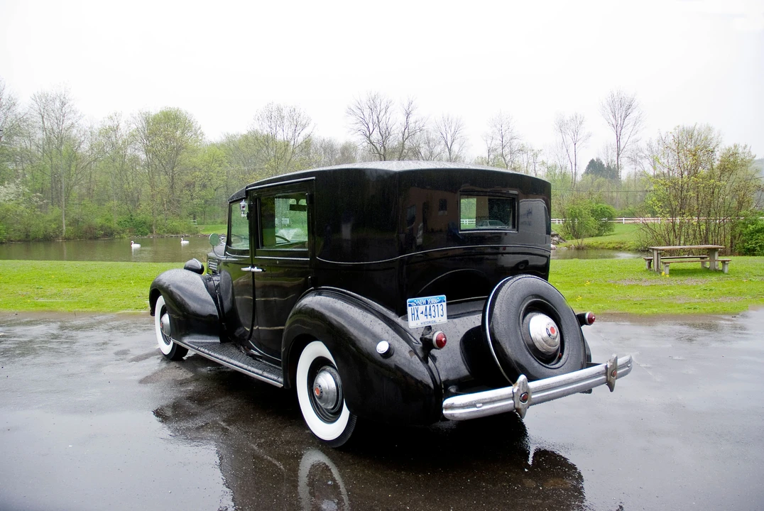 1939 Packard Eight - Image 9 of 19