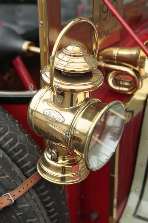 1910 Renault - Image 3 of 27
