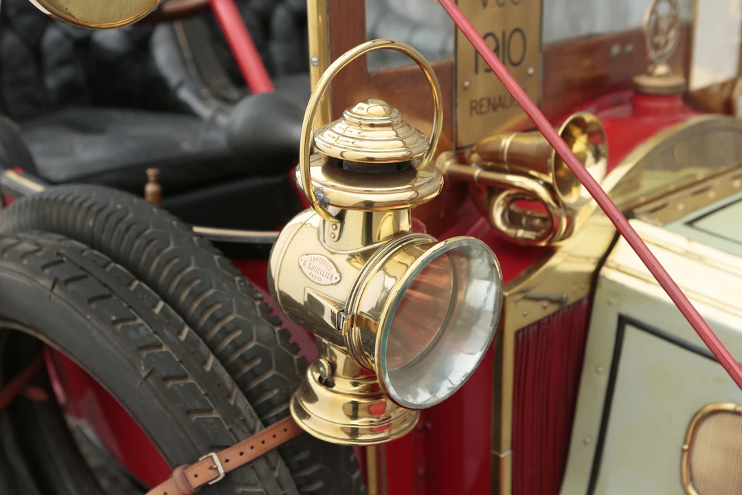 1910 Renault - Image 18 of 27
