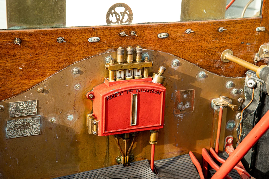1910 Renault - Image 4 of 29