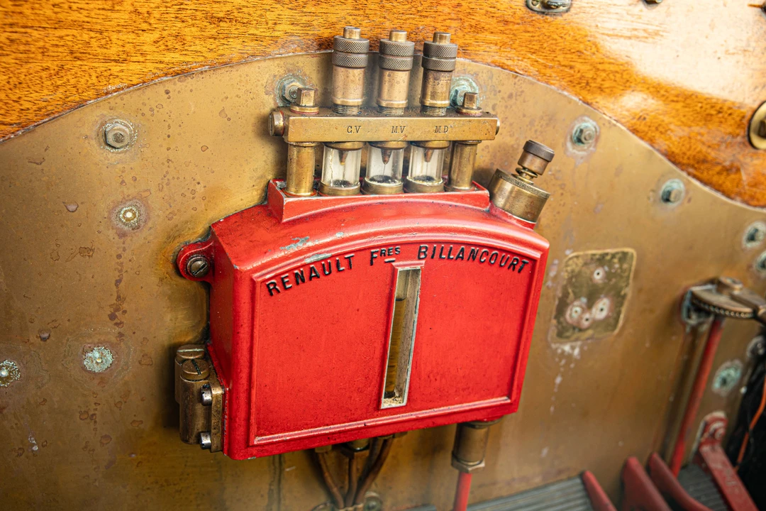 1910 Renault - Image 17 of 29