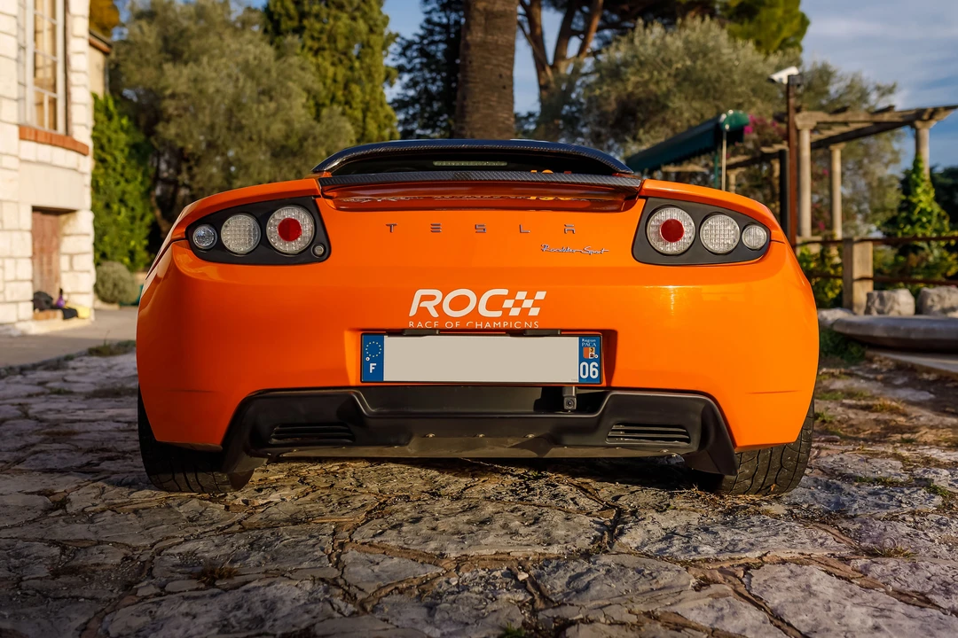 2010 Tesla Roadster - Image 8 of 31
