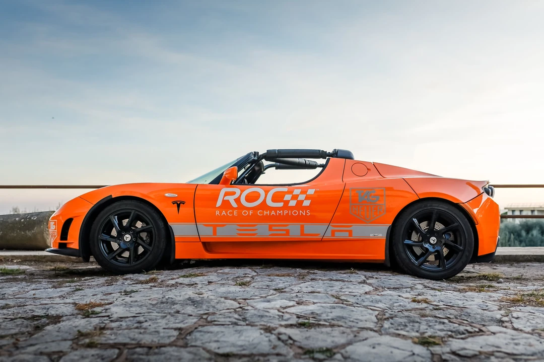 2010 Tesla Roadster - Image 10 of 31