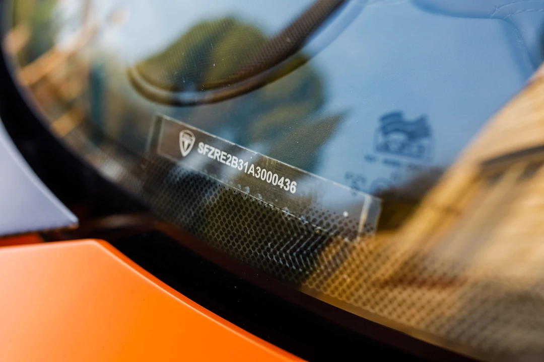 2010 Tesla Roadster - Image 28 of 31