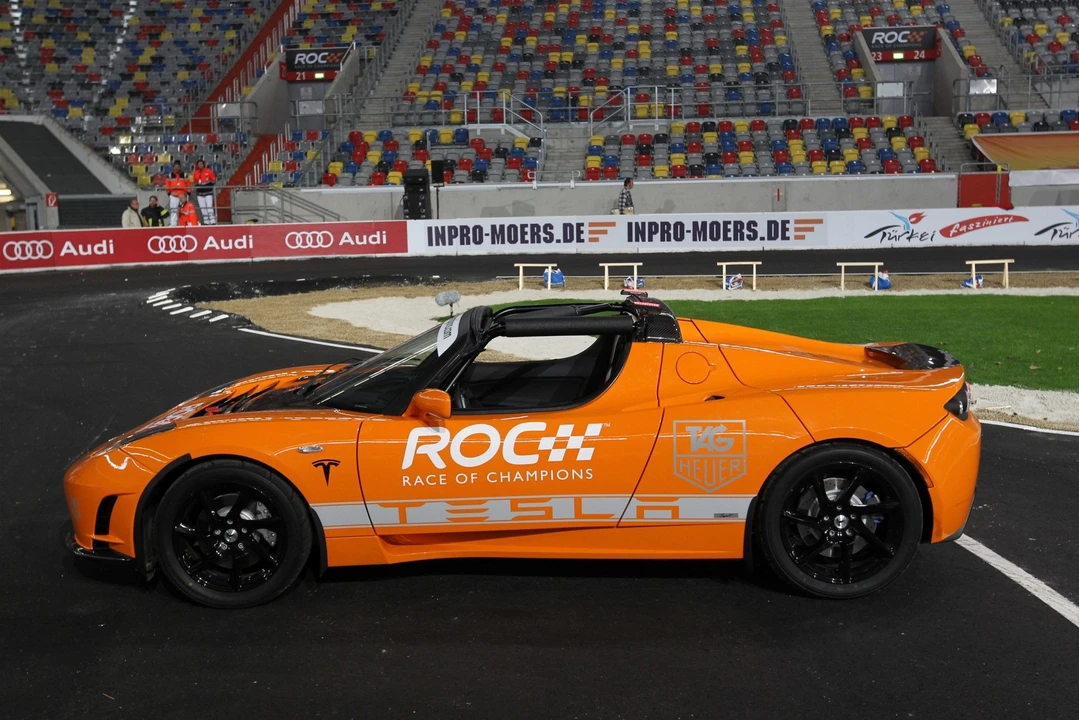 2010 Tesla Roadster - Image 2 of 31