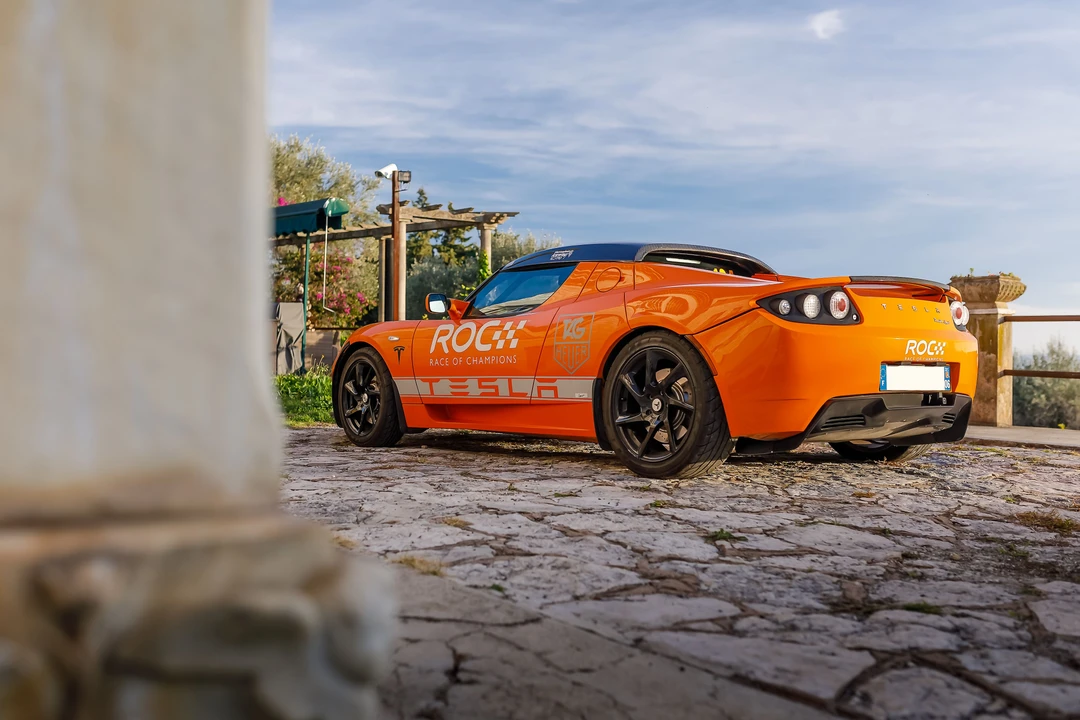 2010 Tesla Roadster - Image 6 of 31