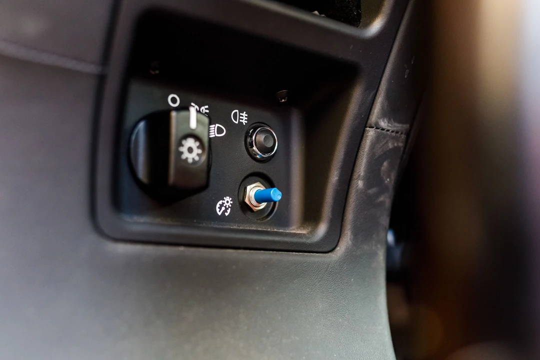 2010 Tesla Roadster - Image 21 of 31