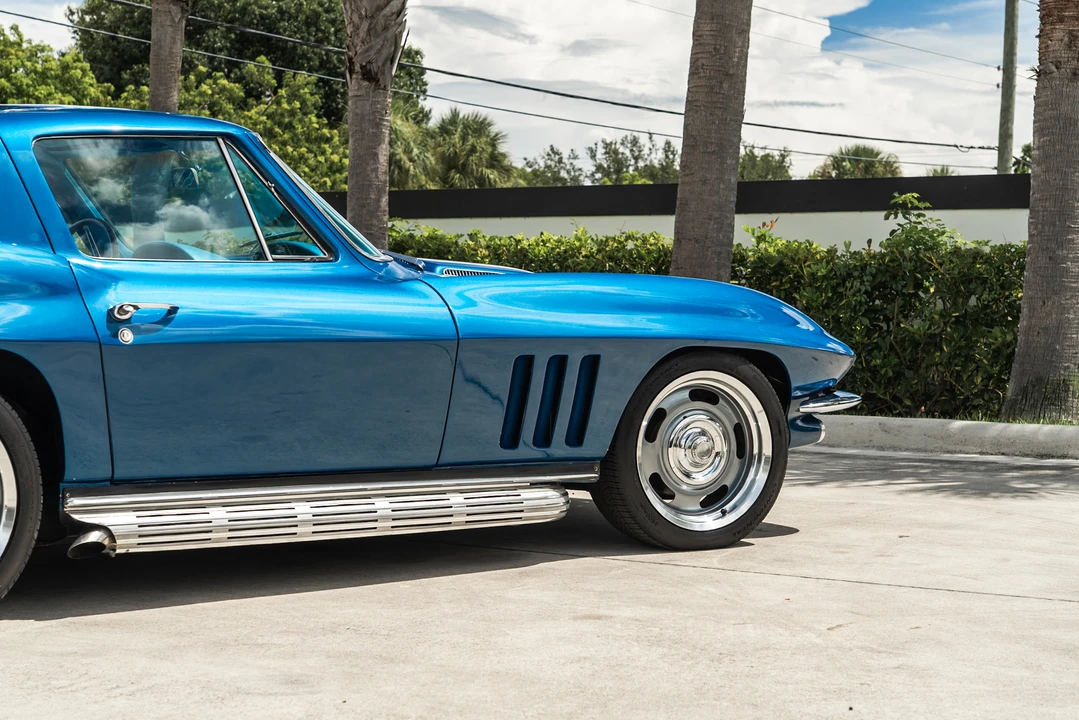 1966 Chevrolet Corvette C2 - Image 19 of 31