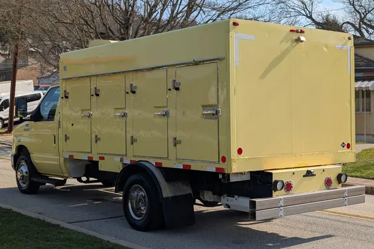 2019 Ford Econoline Van - Image 2 of 8