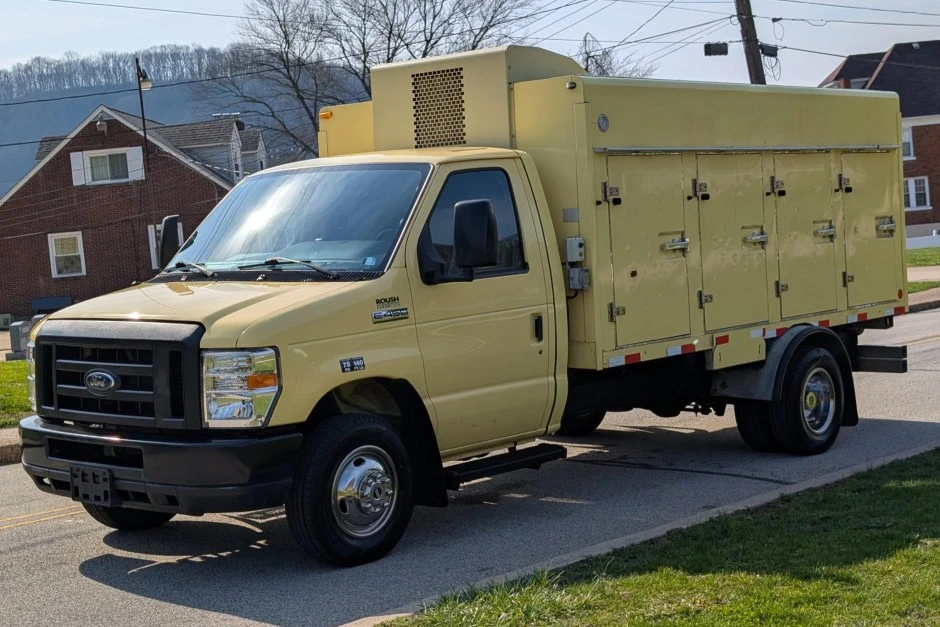 2019 Ford Econoline Van - Image 1 of 8