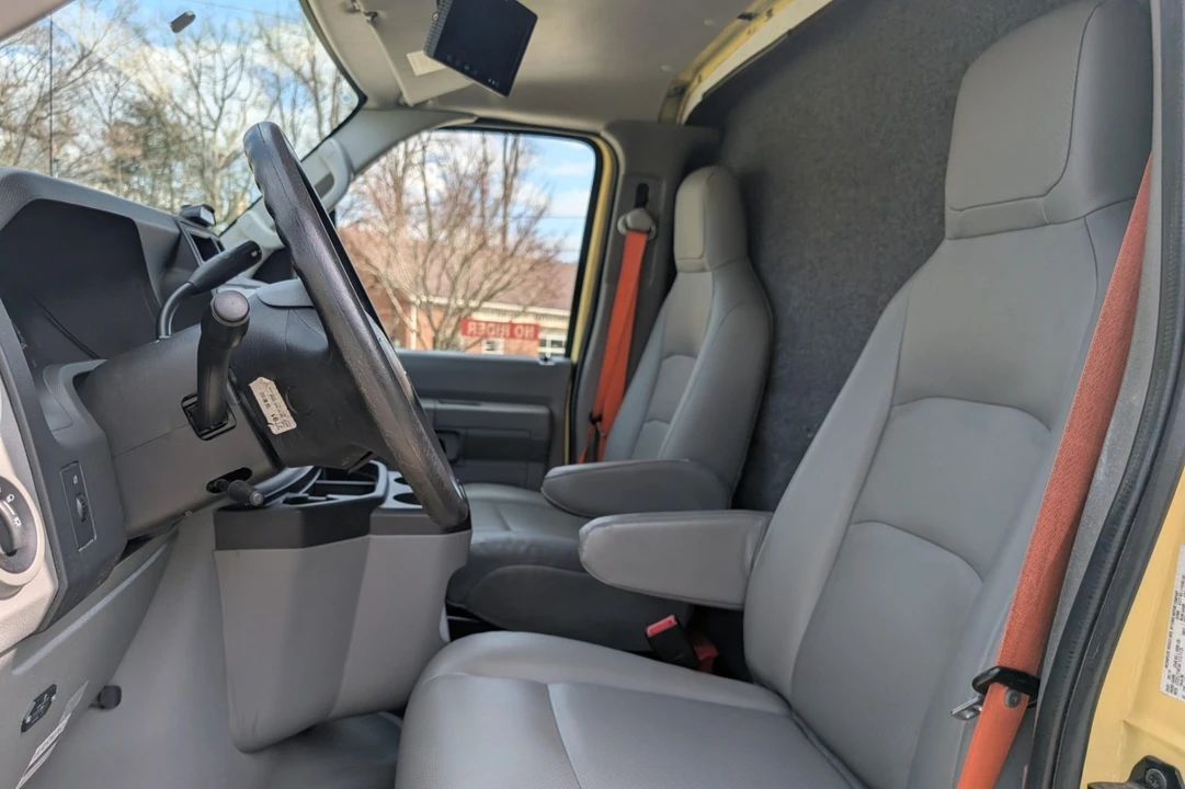 2019 Ford Econoline Van - Image 5 of 8