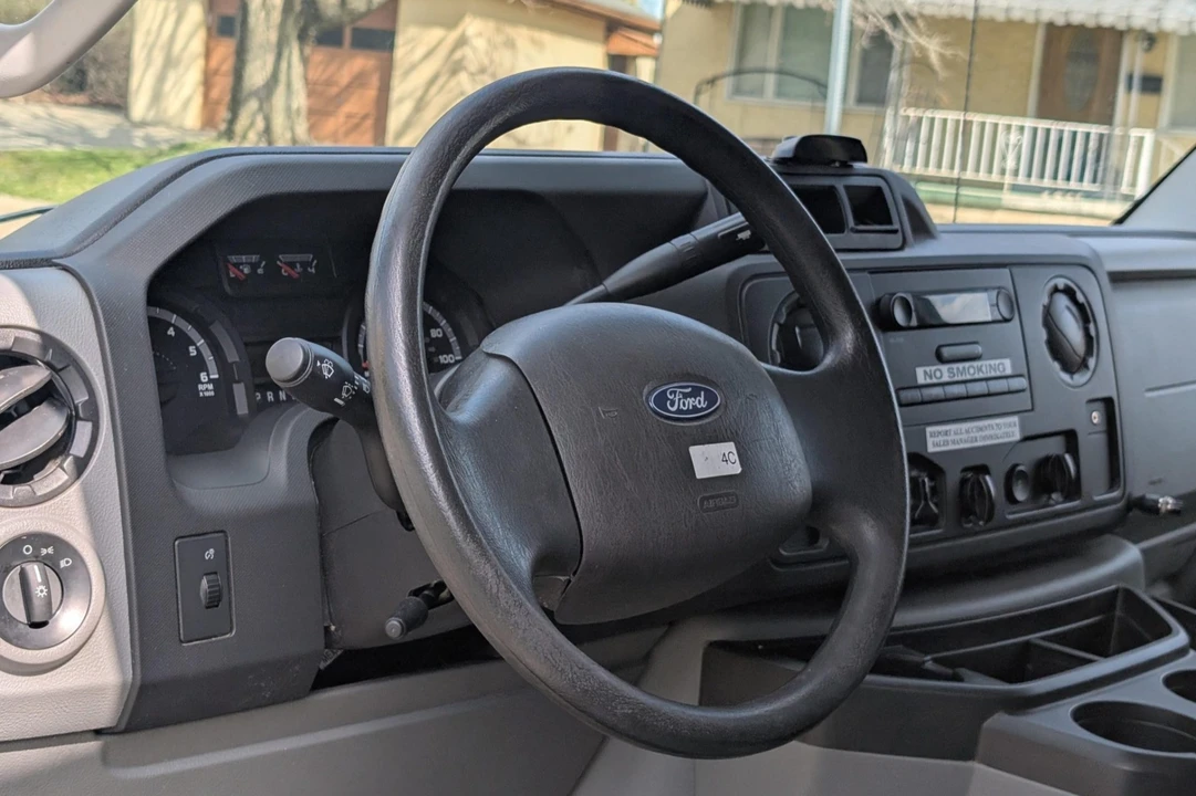 2019 Ford Econoline Van - Image 6 of 8