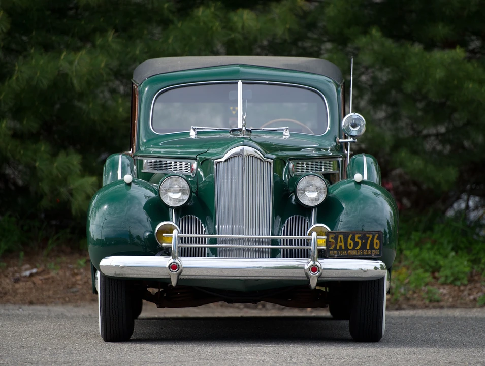 1940 Packard Eight - Image 9 of 10