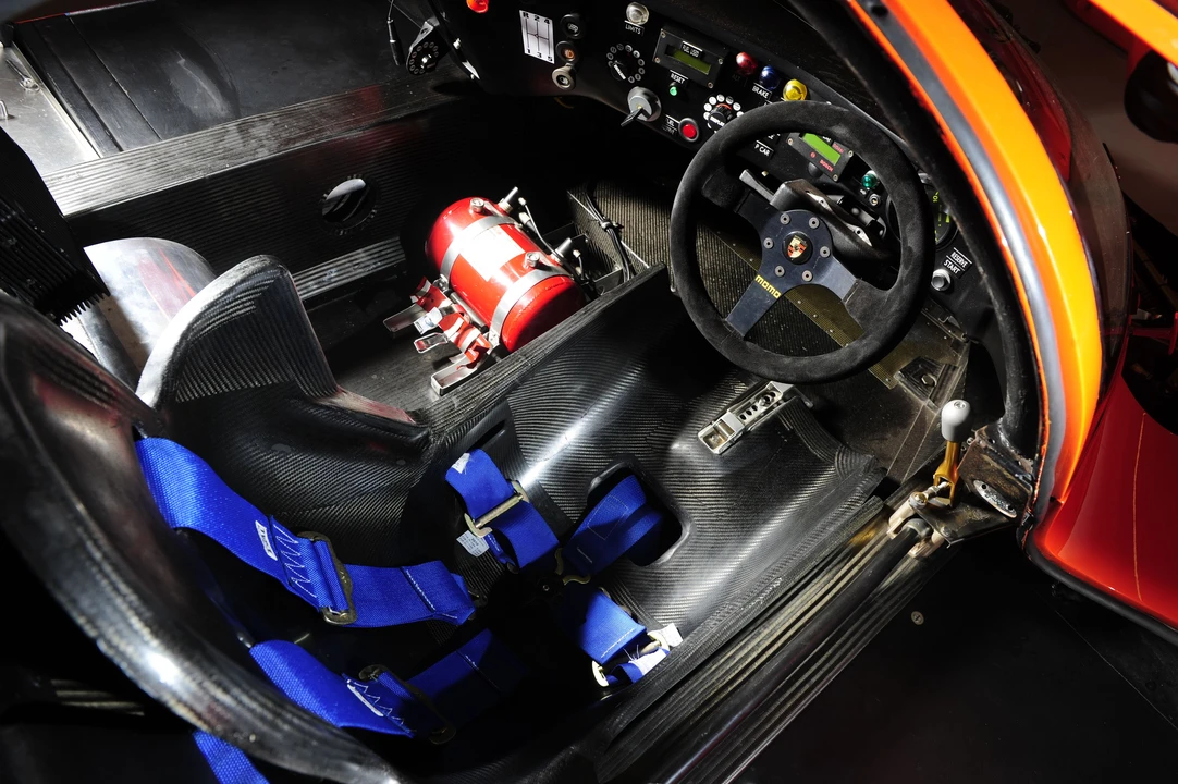 Porsche 956 & 962 - Image 16 of 20