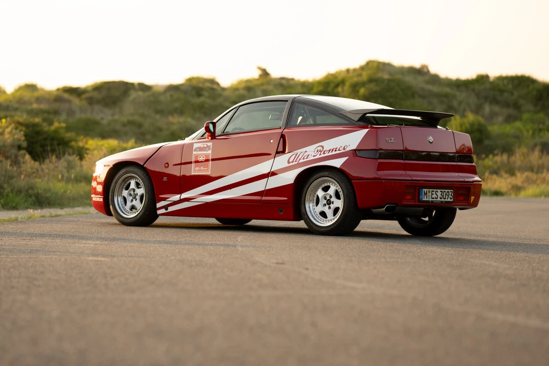 1993 Alfa Romeo SZ - Image 16 of 31