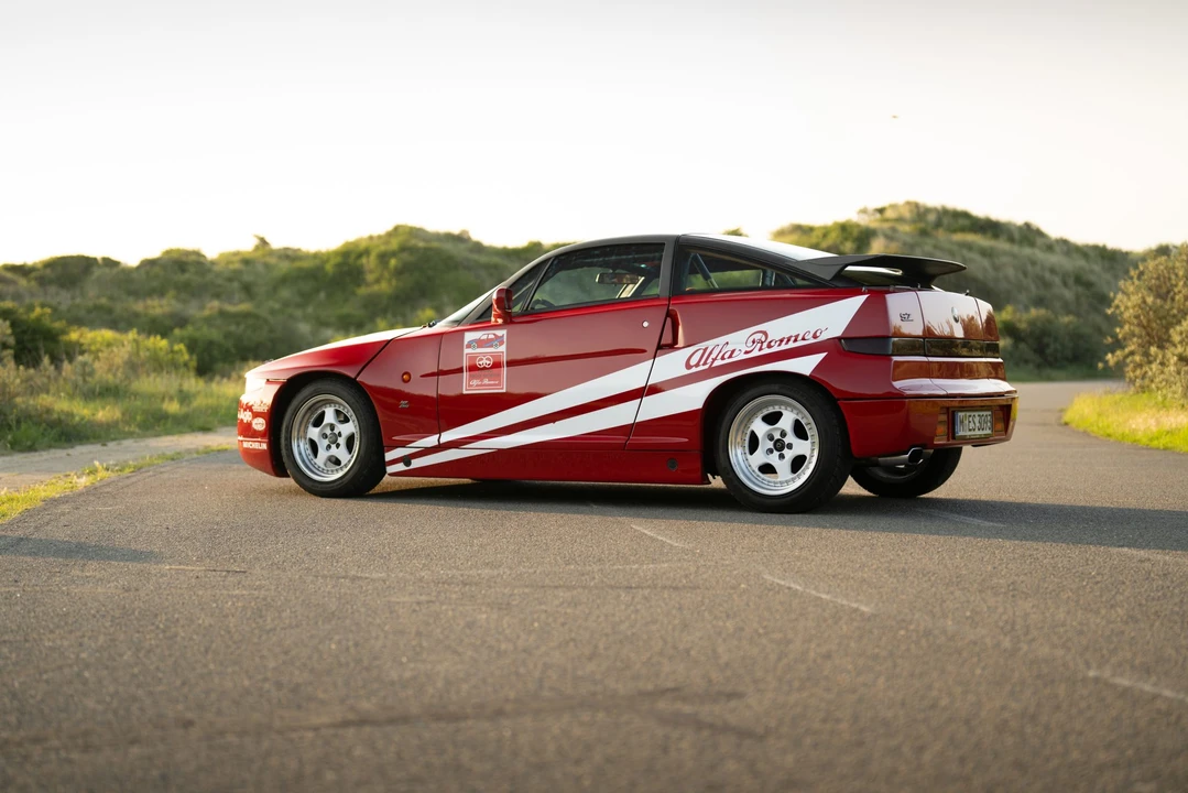 1993 Alfa Romeo SZ - Image 18 of 31
