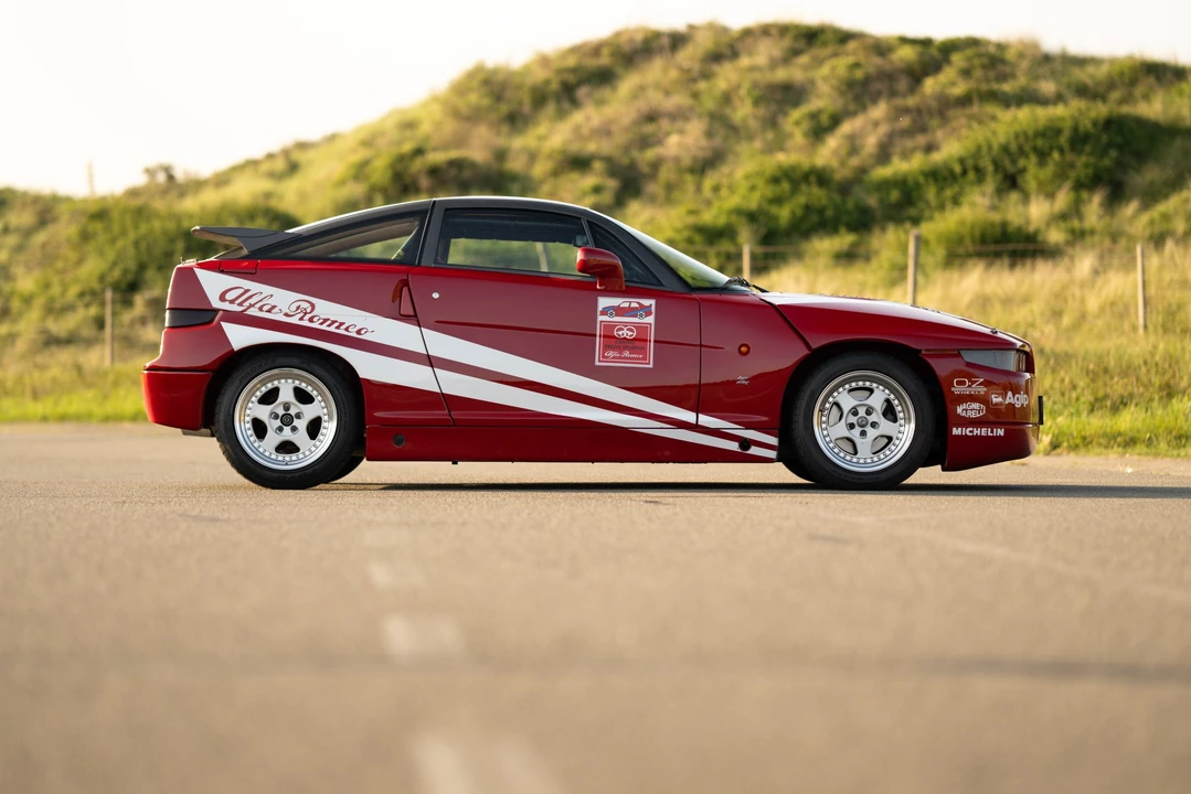 1993 Alfa Romeo SZ - Image 5 of 31