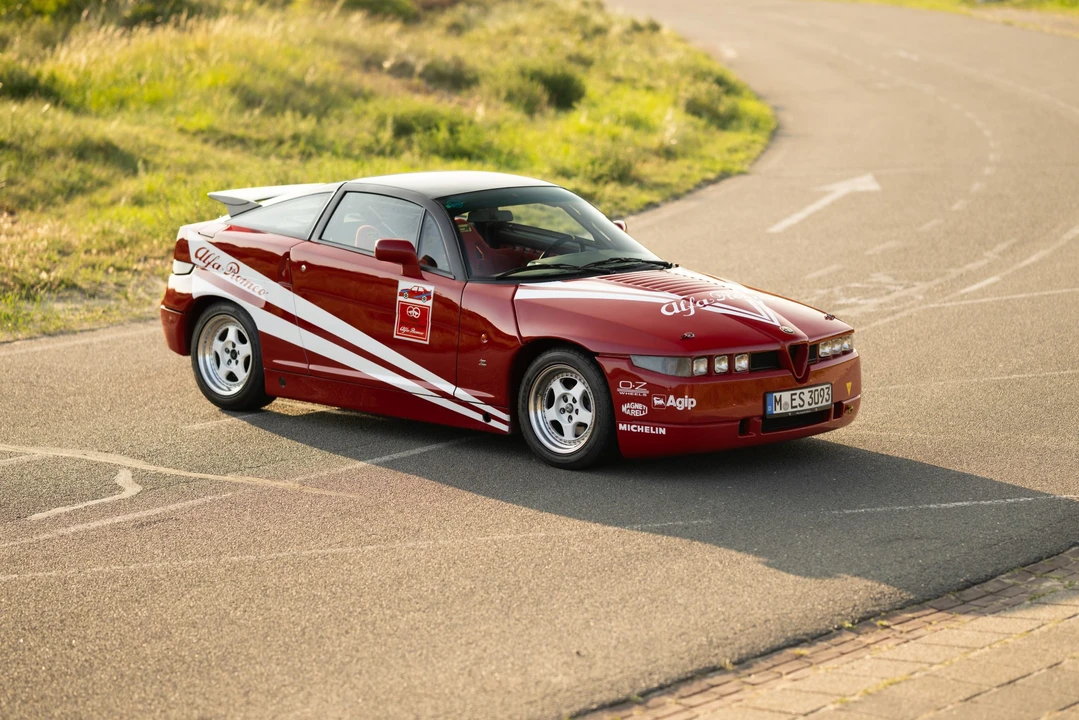 1993 Alfa Romeo SZ - Image 3 of 31