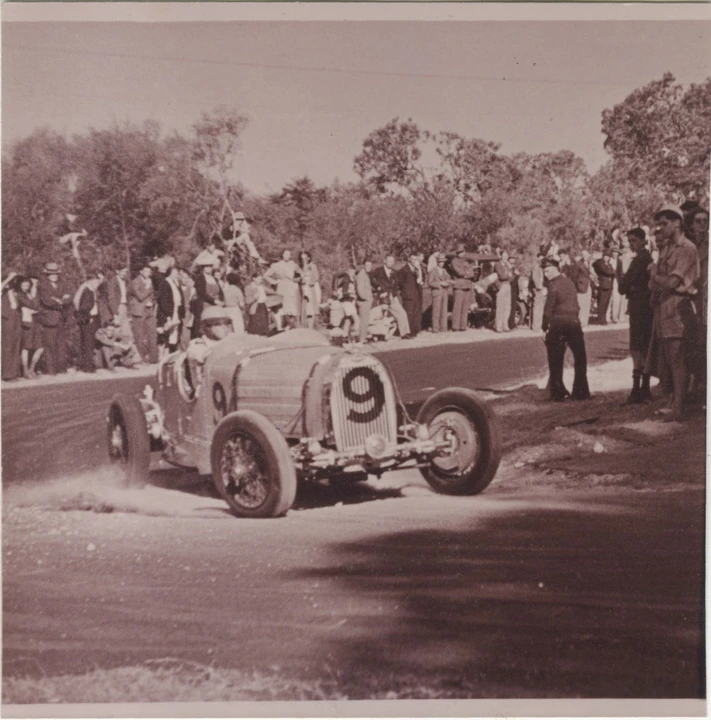 Bugatti - Image 2 of 31