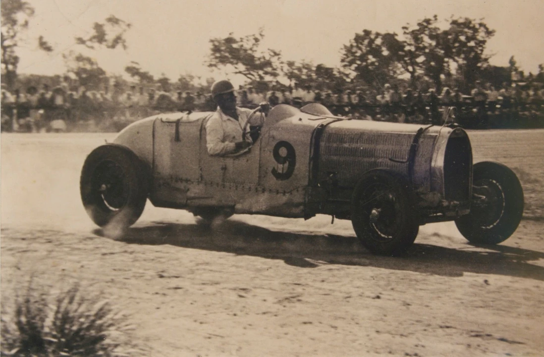 Bugatti - Image 3 of 31
