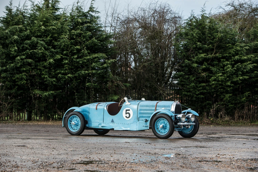 Bugatti - Image 6 of 31