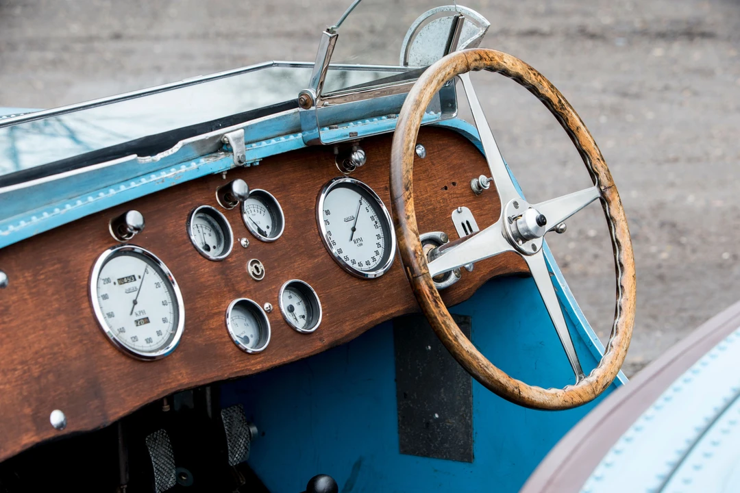 Bugatti - Image 16 of 31