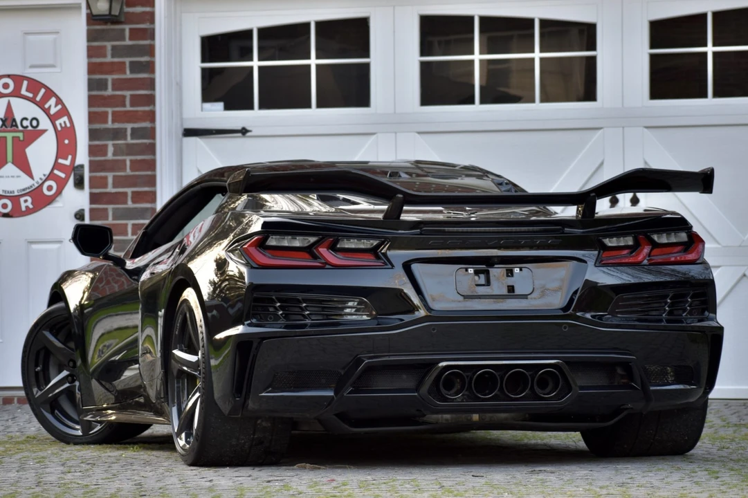 2023 Chevrolet Corvette C8 Z06 - Image 2 of 9