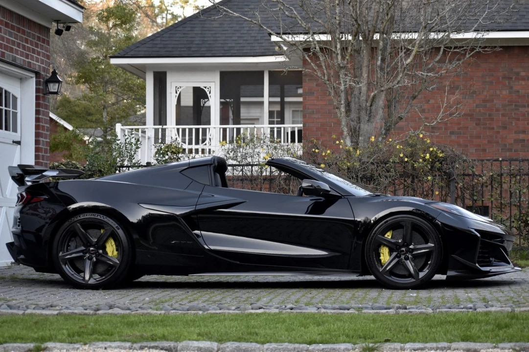 2023 Chevrolet Corvette C8 Z06 - Image 3 of 9