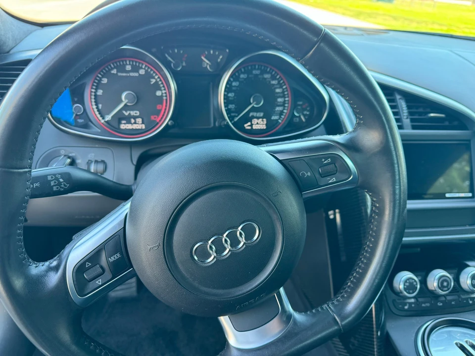 2010 Audi 42 R8 - Image 24 of 31